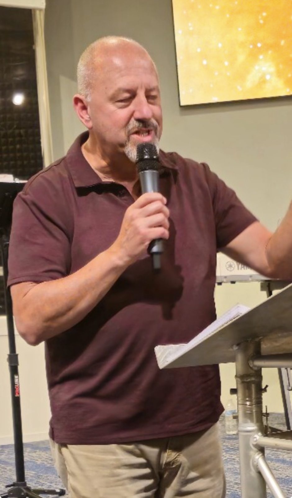 Pastor Jeffery Bray teaching